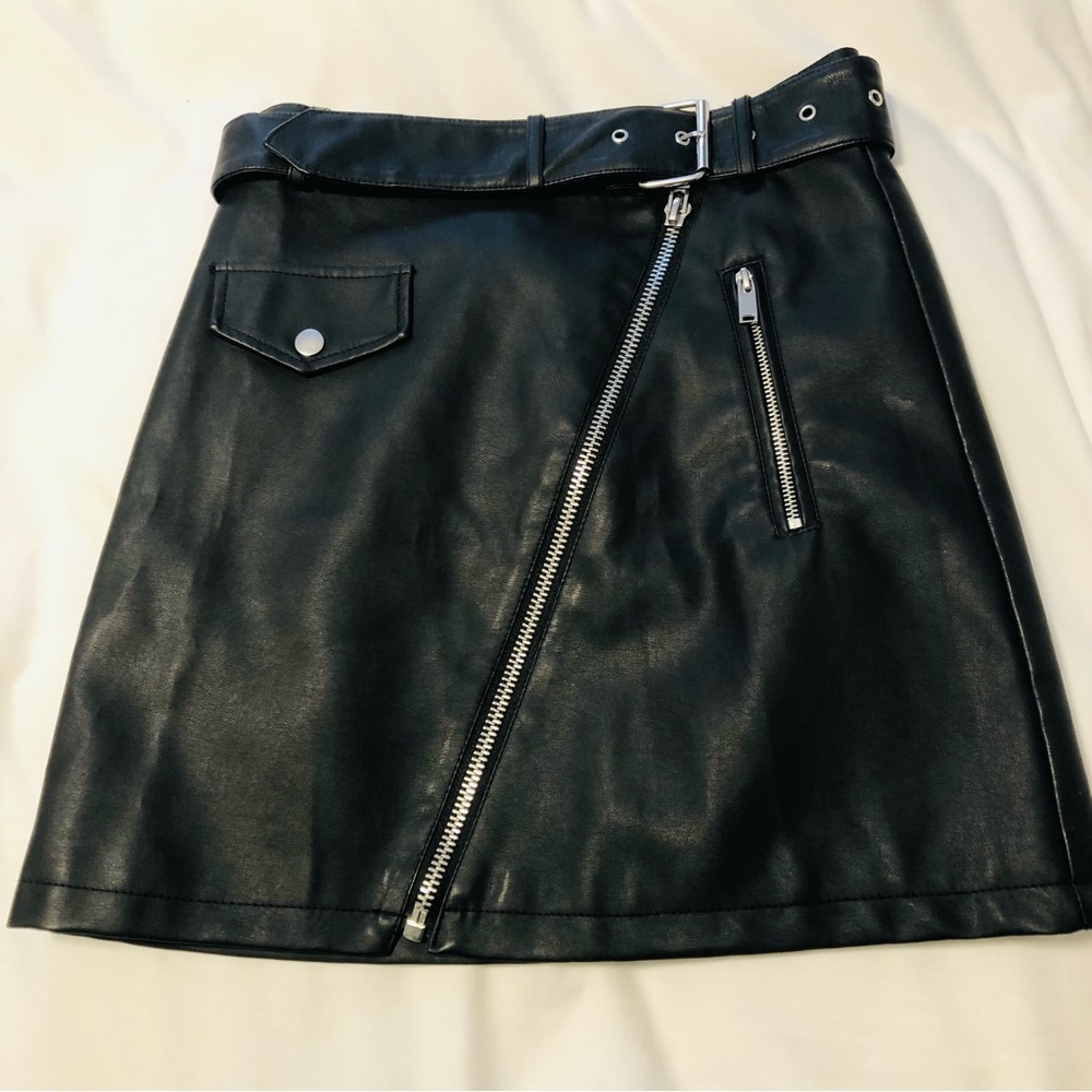 Forever 21 Size Small Faux Leather Biker Zip Front Belted Mini Skirt - Picture 2 of 12